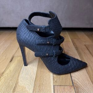Gio Diev Black Python Embossed Pumps - Size 40 (US 9)